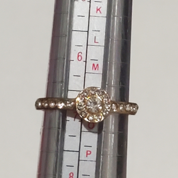 Rhinestone Halo Engagement Ring Pave Solitaire Crystals Goldtone Size 6 3/4 - Picture 7 of 7